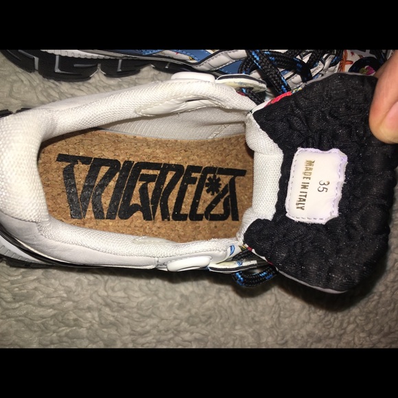 Versace - Picture 13 of 16